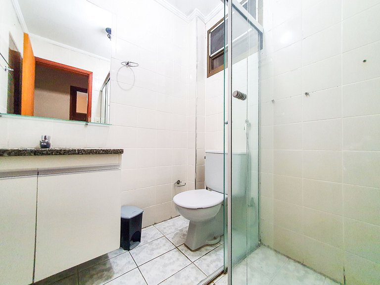 Apartamento à 50 metros do mar - REF KO02H