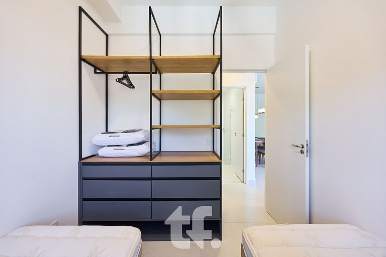 Beautiful Apartment on Toninhas Beach - REF LY06H