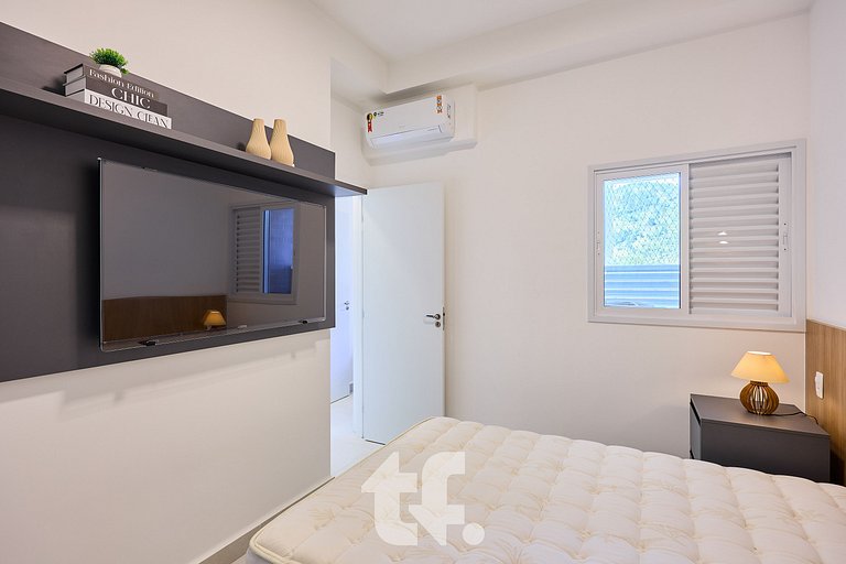 Beautiful Apartment on Toninhas Beach - REF LY06H