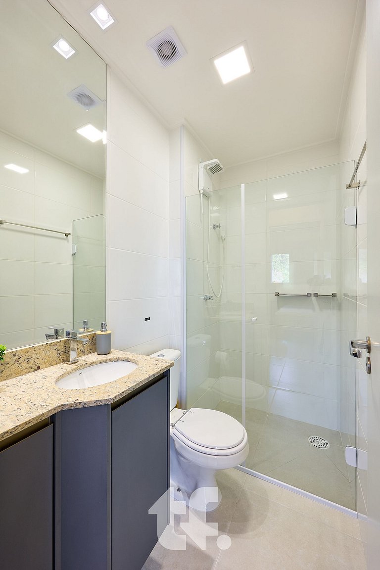 Apartamento com 2Q com ar condicionado, Toninhas, Ubatuba -