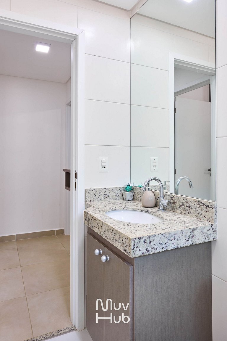 Apartamento novo com Ar Condicionado - REF JS45H
